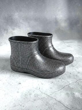 UGG Glitter Snow Boots • Girls Big Kids 4 • Waterproof Silver
